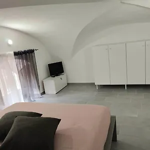 Maya's Appartamento Aeroporto di Catania Fontana Rossa